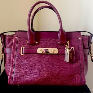 VINTAGE COACH HAND BAG Burgundy with Gold